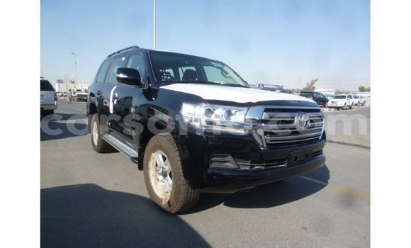 Sayi Imported Toyota Land Cruiser Black Mota in Import - Dubai a Maseru Sayi Imported Toyota Land Cruiser Black Mota in Import - Dubai a Maseru