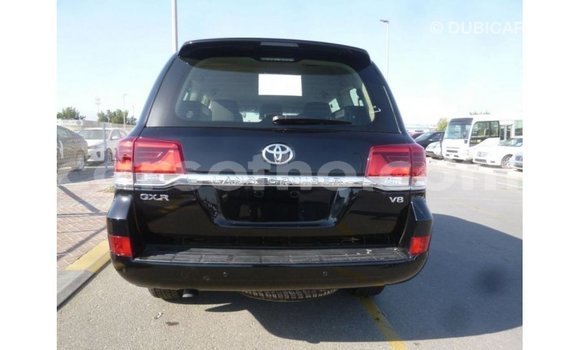 Sayi Imported Toyota Land Cruiser Black Mota in Import - Dubai a Maseru Sayi Imported Toyota Land Cruiser Black Mota in Import - Dubai a Maseru