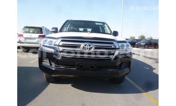 Sayi Imported Toyota Land Cruiser Black Mota in Import - Dubai a Maseru Sayi Imported Toyota Land Cruiser Black Mota in Import - Dubai a Maseru
