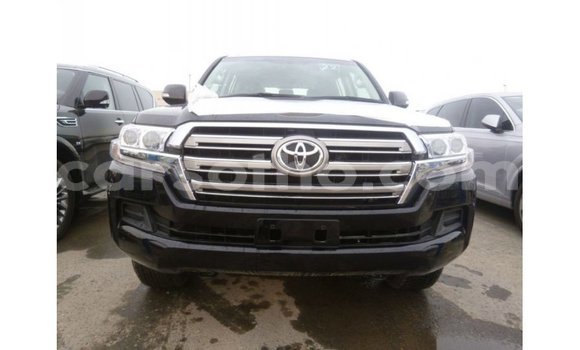 Sayi Imported Toyota Land Cruiser Black Mota in Import - Dubai a Maseru Sayi Imported Toyota Land Cruiser Black Mota in Import - Dubai a Maseru