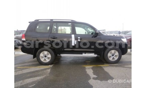 Sayi Imported Toyota Land Cruiser Black Mota in Import - Dubai a Maseru Sayi Imported Toyota Land Cruiser Black Mota in Import - Dubai a Maseru