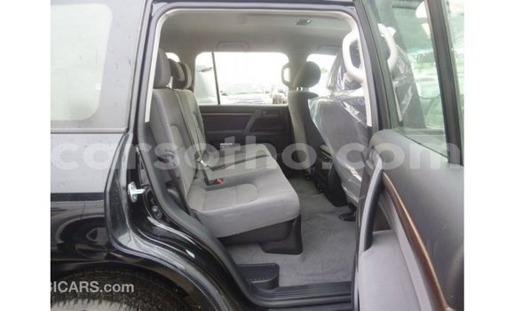 Sayi Imported Toyota Land Cruiser Black Mota in Import - Dubai a Maseru Sayi Imported Toyota Land Cruiser Black Mota in Import - Dubai a Maseru