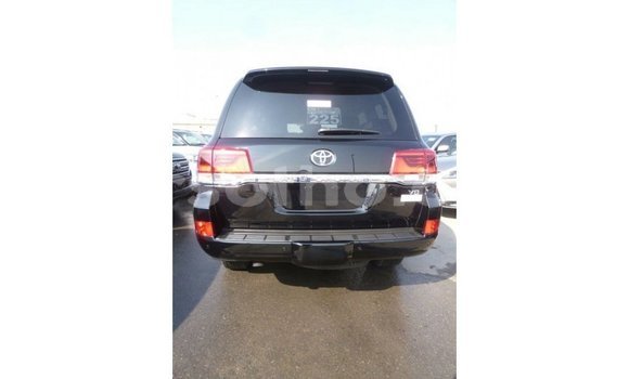 Sayi Imported Toyota Land Cruiser Black Mota in Import - Dubai a Maseru Sayi Imported Toyota Land Cruiser Black Mota in Import - Dubai a Maseru