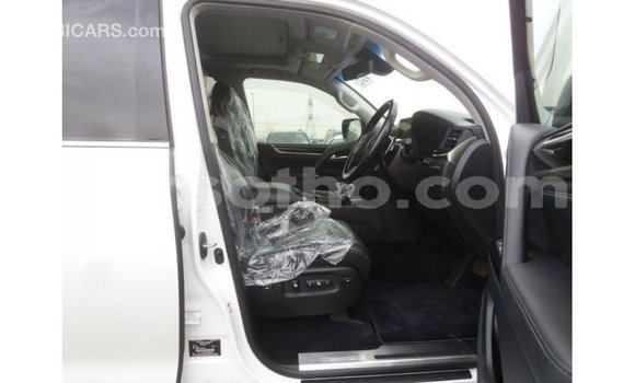 اشتري Imported Lexus LX White سيارة في Import - Dubai في Maseru اشتري Imported Lexus LX White سيارة في Import - Dubai في Maseru