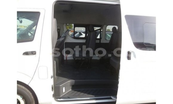 Acheter Import Voiture Toyota Hiace Blanc à Import - Dubai, Maseru Acheter Import Voiture Toyota Hiace Blanc à Import - Dubai, Maseru
