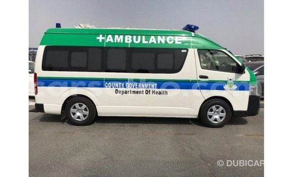 Sayi Imported Toyota Hiace White Mota in Import - Dubai a Maseru Sayi Imported Toyota Hiace White Mota in Import - Dubai a Maseru