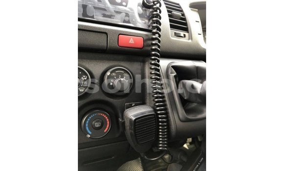 Sayi Imported Toyota Hiace White Mota in Import - Dubai a Maseru Sayi Imported Toyota Hiace White Mota in Import - Dubai a Maseru