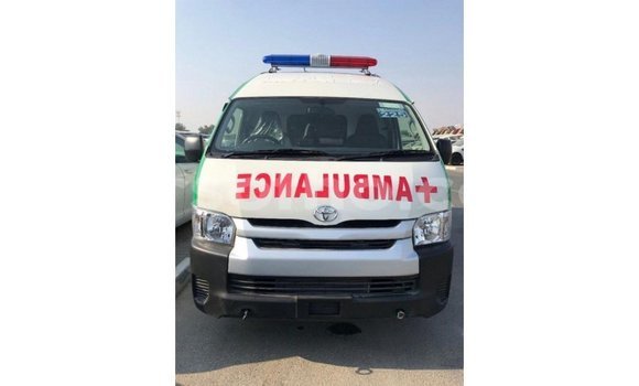 Sayi Imported Toyota Hiace White Mota in Import - Dubai a Maseru Sayi Imported Toyota Hiace White Mota in Import - Dubai a Maseru
