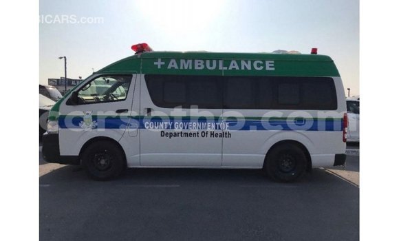 Sayi Imported Toyota Hiace White Mota in Import - Dubai a Maseru Sayi Imported Toyota Hiace White Mota in Import - Dubai a Maseru