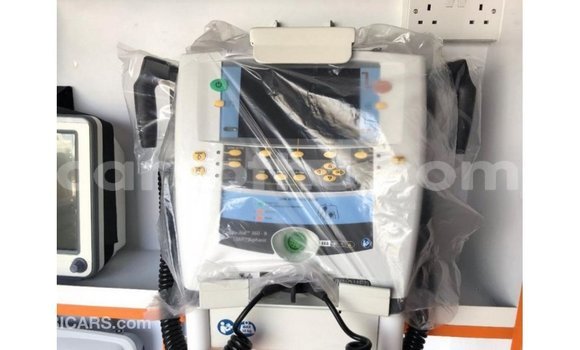 Sayi Imported Toyota Hiace White Mota in Import - Dubai a Maseru Sayi Imported Toyota Hiace White Mota in Import - Dubai a Maseru