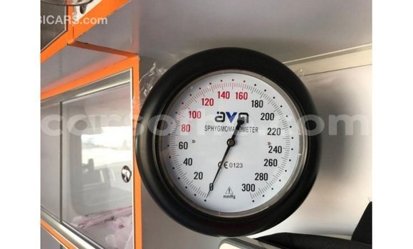 Sayi Imported Toyota Hiace White Mota in Import - Dubai a Maseru Sayi Imported Toyota Hiace White Mota in Import - Dubai a Maseru