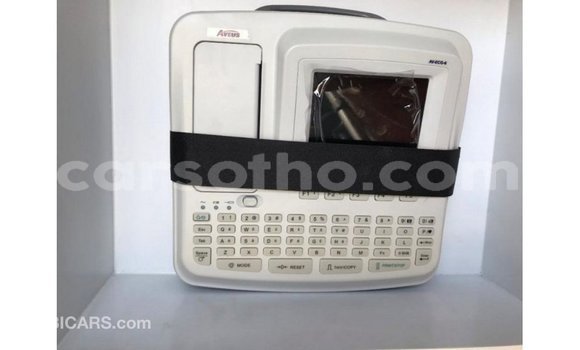 Sayi Imported Toyota Hiace White Mota in Import - Dubai a Maseru Sayi Imported Toyota Hiace White Mota in Import - Dubai a Maseru