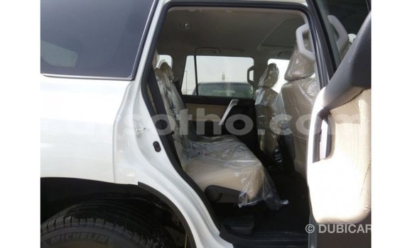 Sayi Imported Toyota Prado White Mota in Import - Dubai a Maseru Sayi Imported Toyota Prado White Mota in Import - Dubai a Maseru