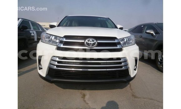 اشتري Imported Toyota Kluger White سيارة في Import - Dubai في Maseru اشتري Imported Toyota Kluger White سيارة في Import - Dubai في Maseru