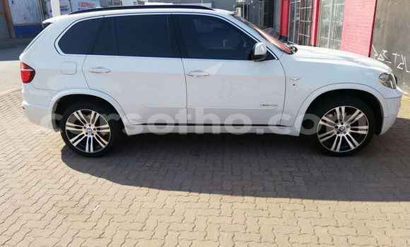 Sayi Na hannu BMW X5 White Mota in Mokhotlong a Berea Sayi Na hannu BMW X5 White Mota in Mokhotlong a Berea