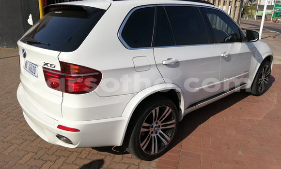 Sayi Na hannu BMW X5 White Mota in Mokhotlong a Berea Sayi Na hannu BMW X5 White Mota in Mokhotlong a Berea
