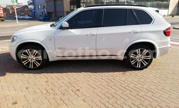 Sayi Na hannu BMW X5 White Mota in Mokhotlong a Berea Sayi Na hannu BMW X5 White Mota in Mokhotlong a Berea