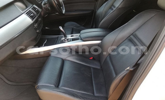 Sayi Na hannu BMW X5 White Mota in Mokhotlong a Berea Sayi Na hannu BMW X5 White Mota in Mokhotlong a Berea