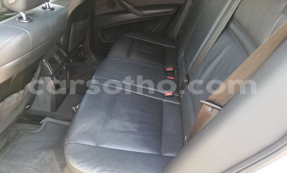 Sayi Na hannu BMW X5 White Mota in Mokhotlong a Berea Sayi Na hannu BMW X5 White Mota in Mokhotlong a Berea