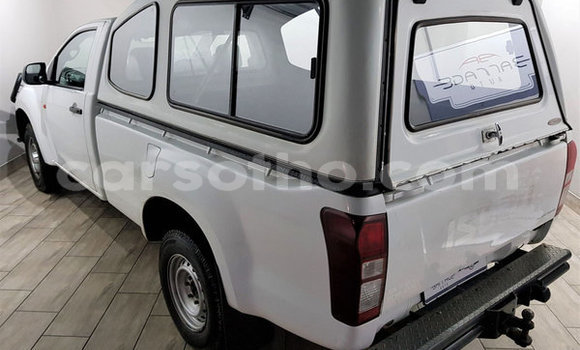 Sayi Na hannu Isuzu KB White Mota in Butha–Buthe a Thaba-Tseka Sayi Na hannu Isuzu KB White Mota in Butha–Buthe a Thaba-Tseka