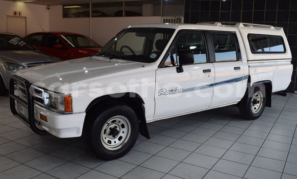 Buy Used Toyota Hilux White Car in Mafeteng in Mafeteng Buy Used Toyota Hilux White Car in Mafeteng in Mafeteng