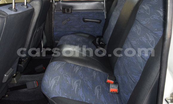 Buy Used Toyota Hilux White Car in Mafeteng in Mafeteng Buy Used Toyota Hilux White Car in Mafeteng in Mafeteng