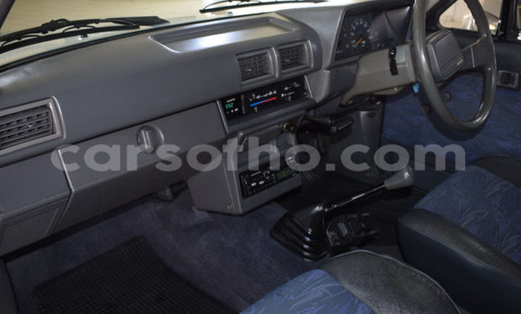 Buy Used Toyota Hilux White Car in Mafeteng in Mafeteng Buy Used Toyota Hilux White Car in Mafeteng in Mafeteng