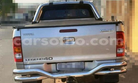 Sayi Na hannu Toyota Hilux Silver Mota in Mohale's Hoek a Mohale's Hoek Sayi Na hannu Toyota Hilux Silver Mota in Mohale's Hoek a Mohale's Hoek