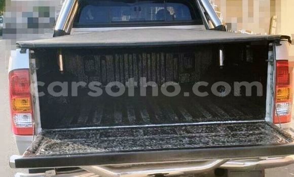 Sayi Na hannu Toyota Hilux Silver Mota in Mohale's Hoek a Mohale's Hoek Sayi Na hannu Toyota Hilux Silver Mota in Mohale's Hoek a Mohale's Hoek