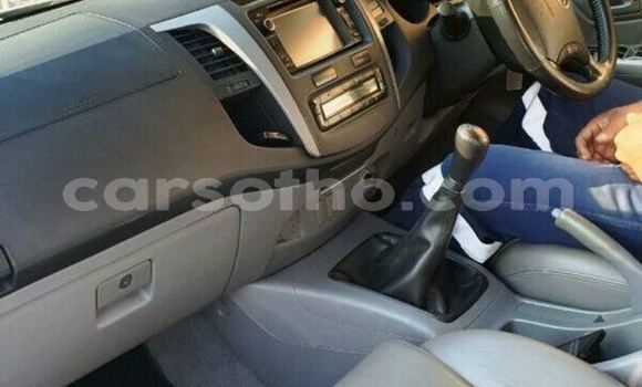 Sayi Na hannu Toyota Hilux Silver Mota in Mohale's Hoek a Mohale's Hoek Sayi Na hannu Toyota Hilux Silver Mota in Mohale's Hoek a Mohale's Hoek