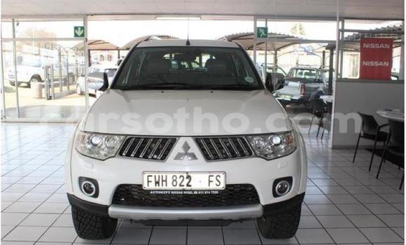 Acheter Occasion Voiture Mitsubishi Pajero Sport Blanc à Maseru, Maseru Acheter Occasion Voiture Mitsubishi Pajero Sport Blanc à Maseru, Maseru