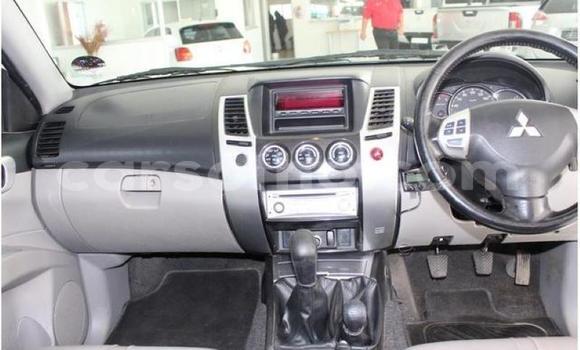 Acheter Occasion Voiture Mitsubishi Pajero Sport Blanc à Maseru, Maseru Acheter Occasion Voiture Mitsubishi Pajero Sport Blanc à Maseru, Maseru