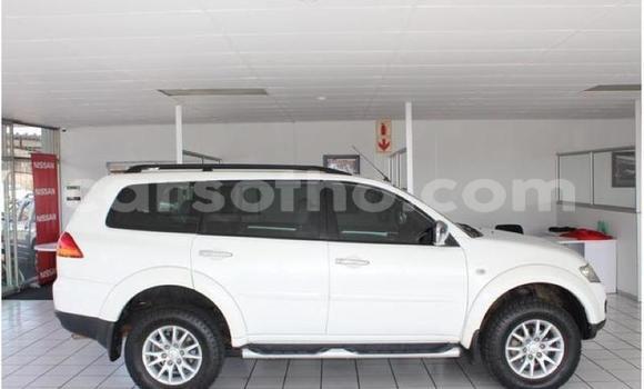 Acheter Occasion Voiture Mitsubishi Pajero Sport Blanc à Maseru, Maseru Acheter Occasion Voiture Mitsubishi Pajero Sport Blanc à Maseru, Maseru