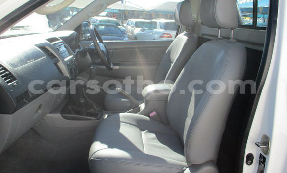 اشتري مستعمل Toyota Hilux White سيارة في Maputsoa في Leribe اشتري مستعمل Toyota Hilux White سيارة في Maputsoa في Leribe