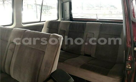 Acheter Occasion Voiture Volkswagen Caravelle Rouge à Maputsoa, Leribe Acheter Occasion Voiture Volkswagen Caravelle Rouge à Maputsoa, Leribe