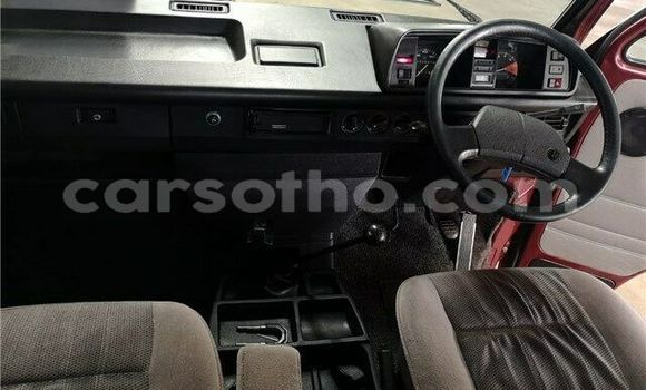 Acheter Occasion Voiture Volkswagen Caravelle Rouge à Maputsoa, Leribe Acheter Occasion Voiture Volkswagen Caravelle Rouge à Maputsoa, Leribe