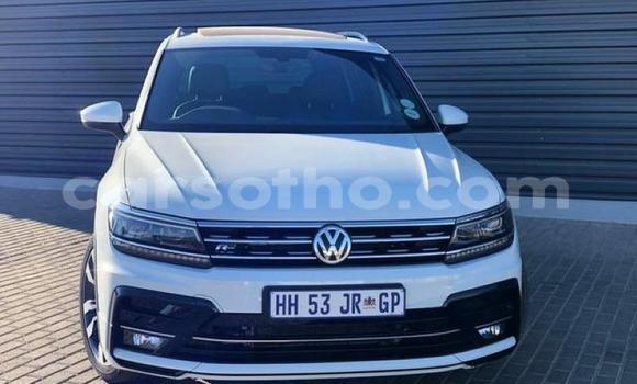 Sayi Na hannu Volkswagen Tiguan White Mota in Maseru a Maseru Sayi Na hannu Volkswagen Tiguan White Mota in Maseru a Maseru