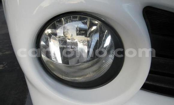 Sayi Na hannu Toyota Hilux White Mota in Maseru a Maseru Sayi Na hannu Toyota Hilux White Mota in Maseru a Maseru