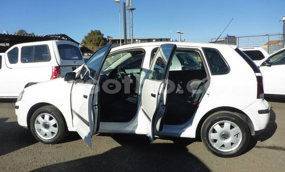Acheter Occasion Voiture Volkswagen Polo Blanc à Hlotse, Leribe Acheter Occasion Voiture Volkswagen Polo Blanc à Hlotse, Leribe