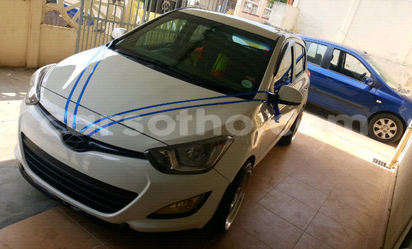 Acheter Occasion Voiture Hyundai i20 Blanc à Maputsoa, Leribe Acheter Occasion Voiture Hyundai i20 Blanc à Maputsoa, Leribe