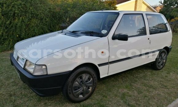 Sayi Na hannu Fiat Uno White Mota in Maseru a Maseru