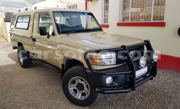 Sayi Na hannu Toyota Land Cruiser Brown Mota in Maseru a Maseru Sayi Na hannu Toyota Land Cruiser Brown Mota in Maseru a Maseru