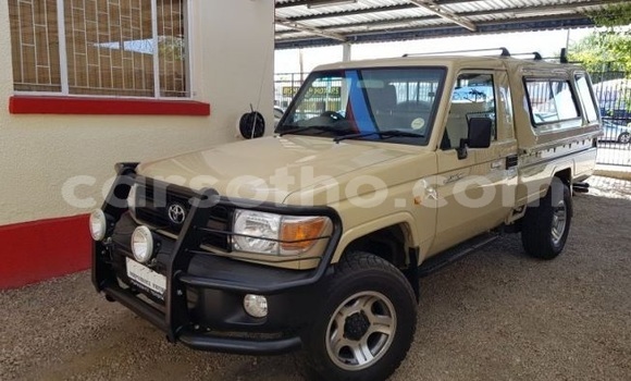Sayi Na hannu Toyota Land Cruiser Brown Mota in Maseru a Maseru Sayi Na hannu Toyota Land Cruiser Brown Mota in Maseru a Maseru