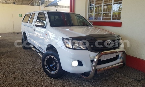 Buy Used Toyota Hilux White Car in Maseru in Maseru Buy Used Toyota Hilux White Car in Maseru in Maseru