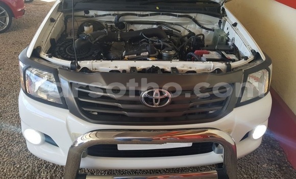 Buy Used Toyota Hilux White Car in Maseru in Maseru Buy Used Toyota Hilux White Car in Maseru in Maseru