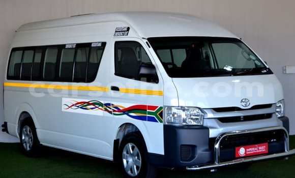 Sayi Na hannu Toyota LITEACE White Babbar mota in Maseru a Maseru