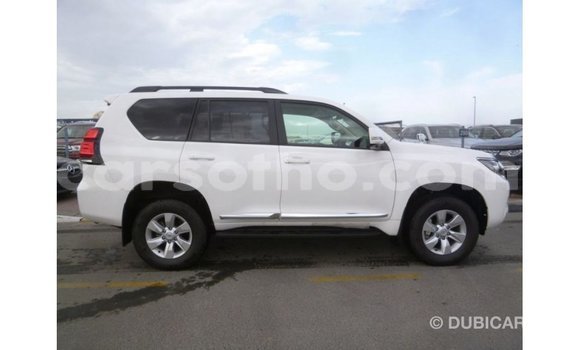 Sayi Imported Toyota Prado White Mota in Import - Dubai a Maseru Sayi Imported Toyota Prado White Mota in Import - Dubai a Maseru