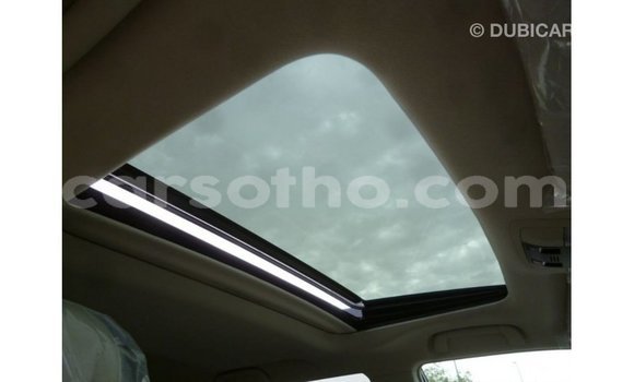 Sayi Imported Toyota Prado White Mota in Import - Dubai a Maseru Sayi Imported Toyota Prado White Mota in Import - Dubai a Maseru