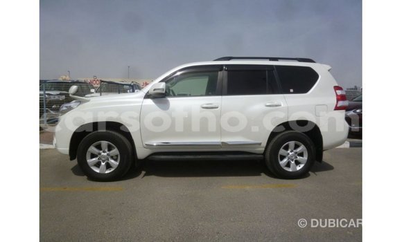 Acheter Import Voiture Toyota Prado Blanc à Import - Dubai, Maseru Acheter Import Voiture Toyota Prado Blanc à Import - Dubai, Maseru