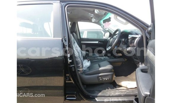 Sayi Imported Toyota Hilux Black Mota in Import - Dubai a Maseru Sayi Imported Toyota Hilux Black Mota in Import - Dubai a Maseru